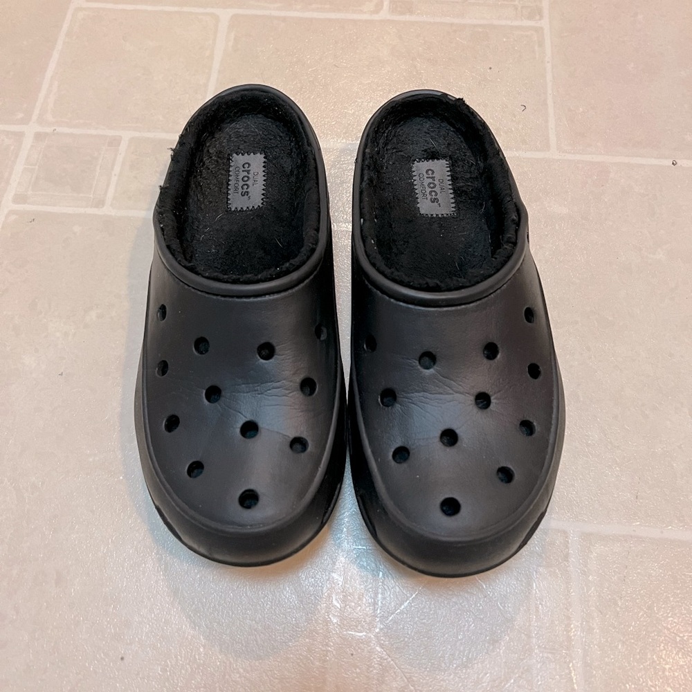 Womens crocs size 8